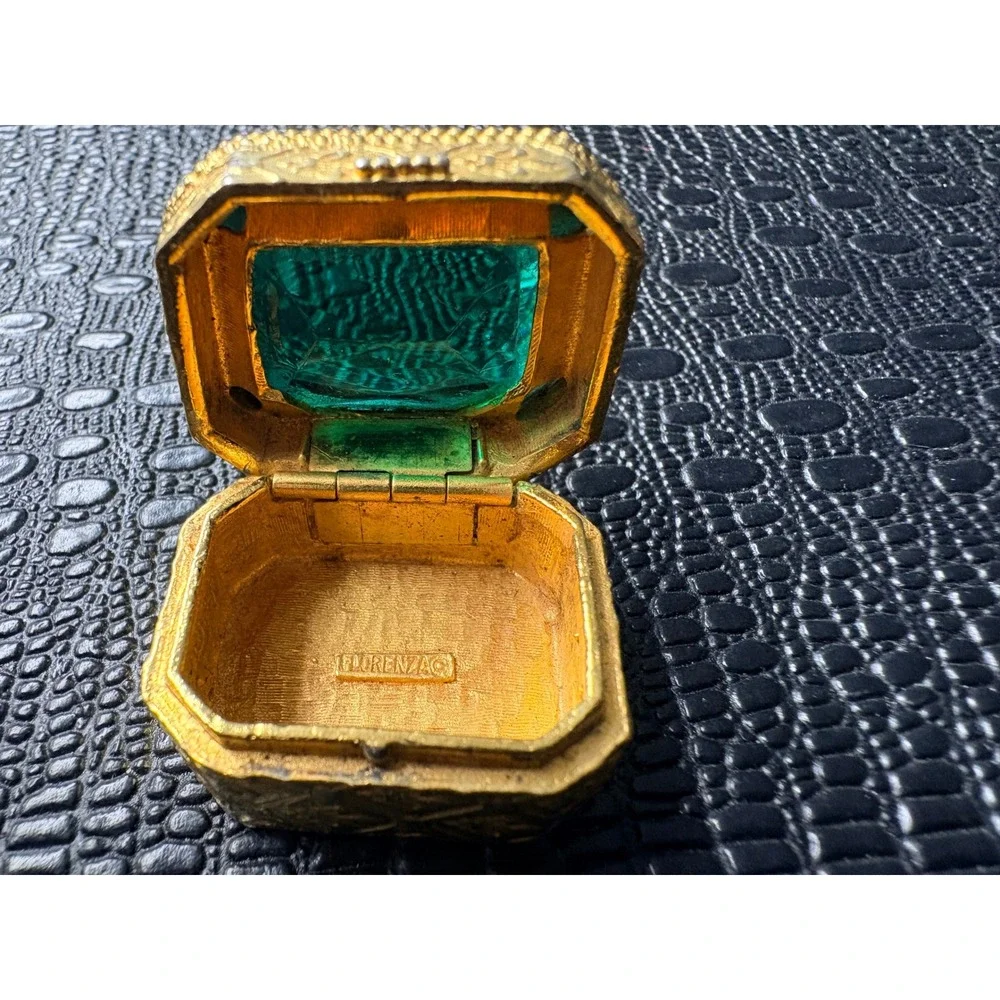 Vintage Florenza Pill Box Emerald Green Glass Gold Tone Ornate Trinket Case